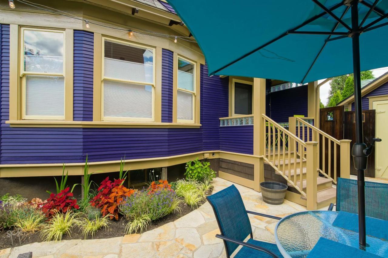 Secluded Patio Suite Right By All The Action Portland Bagian luar foto